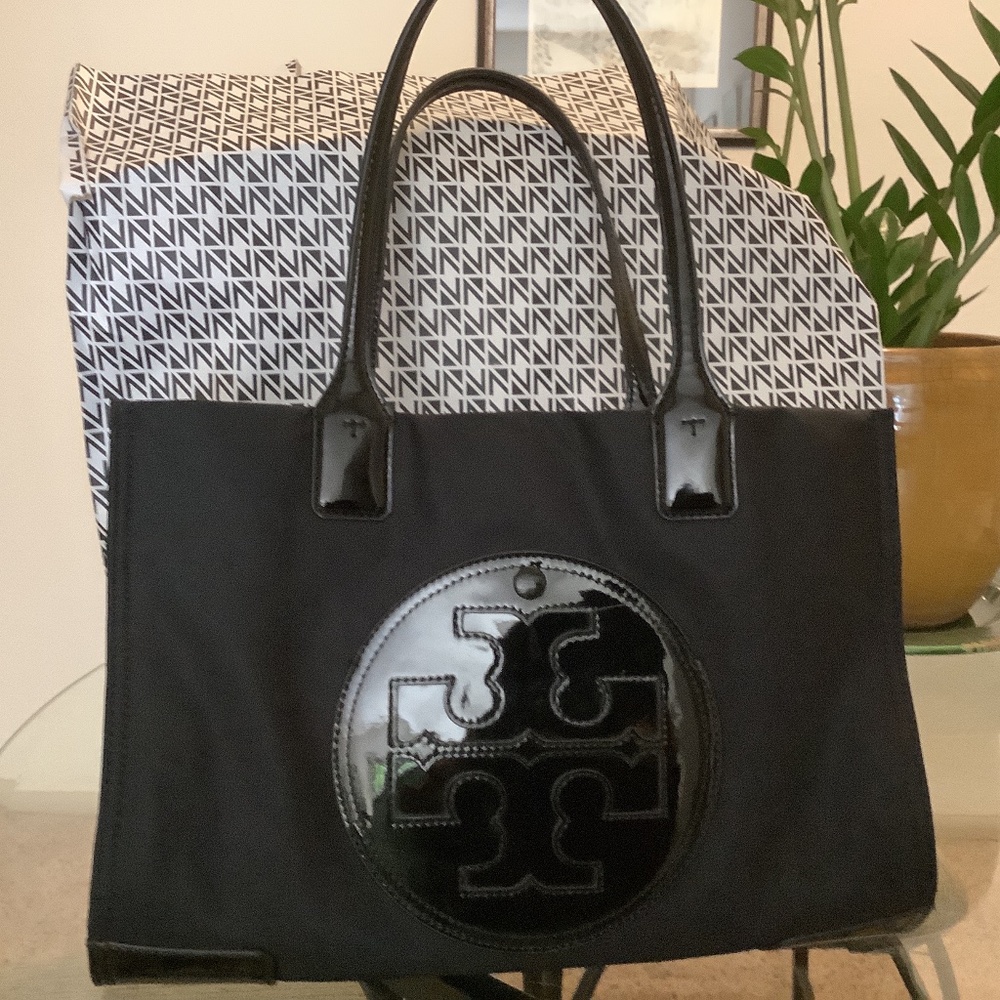 TORY BURCH SMALL ELLA PATENT TOTE Beautiful Condition 💁🏻‍♀️✨🙆🏻‍♀️
